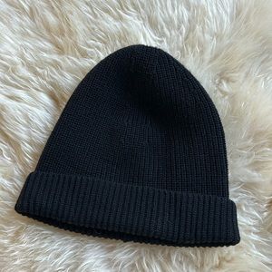 Everlane Ribbed Wool Beanie